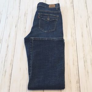 Levi’s 512 Perfectly Slimming Bootcut Jeans. S/8
